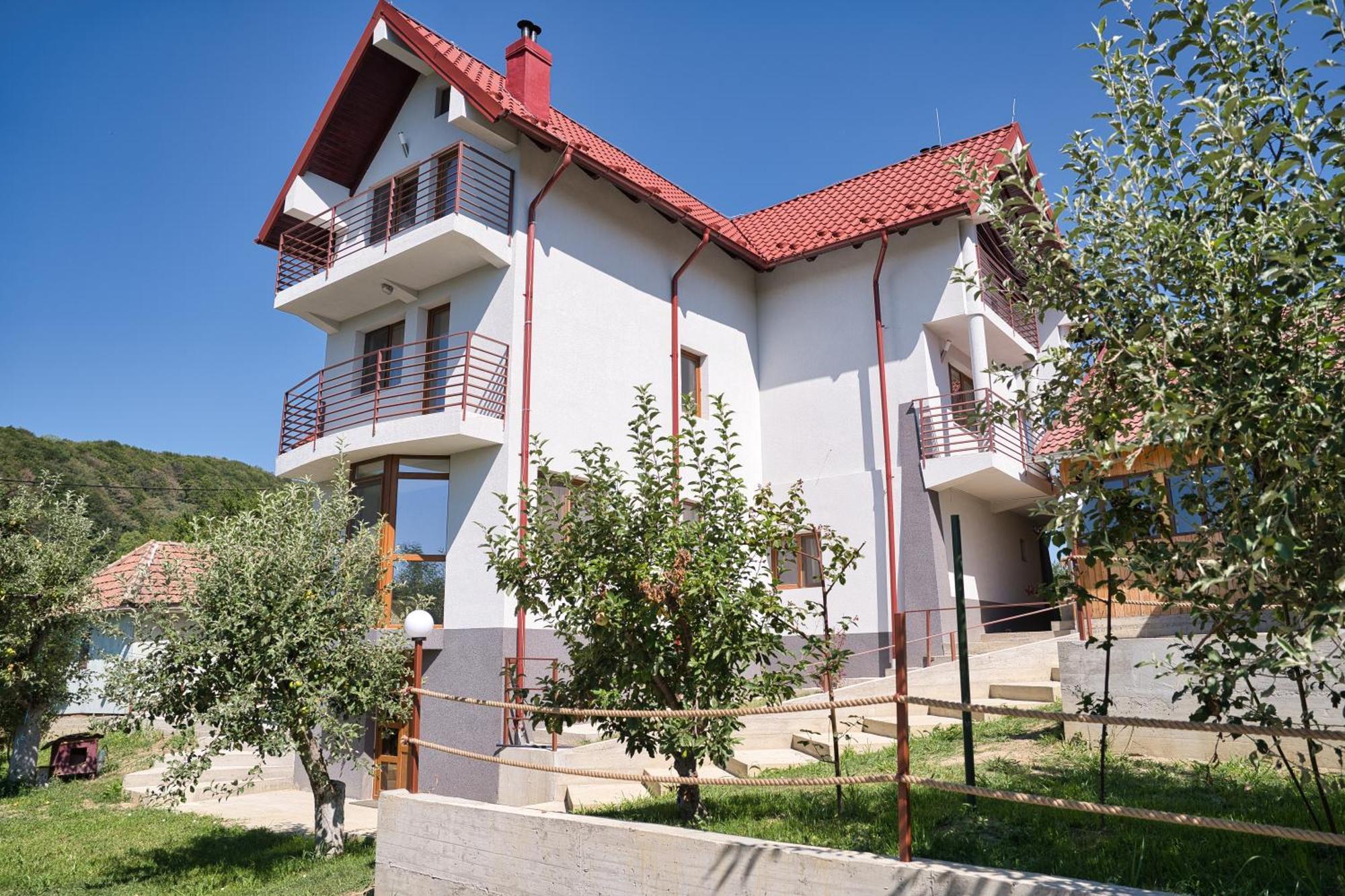 Perla Argesului, Ciubar, Piscina, Lift, Gratar, Cabana, Pensiuni, Hotel Cazare Transfagarasan Curtea De Arges Albestii de Arges Kültér fotó