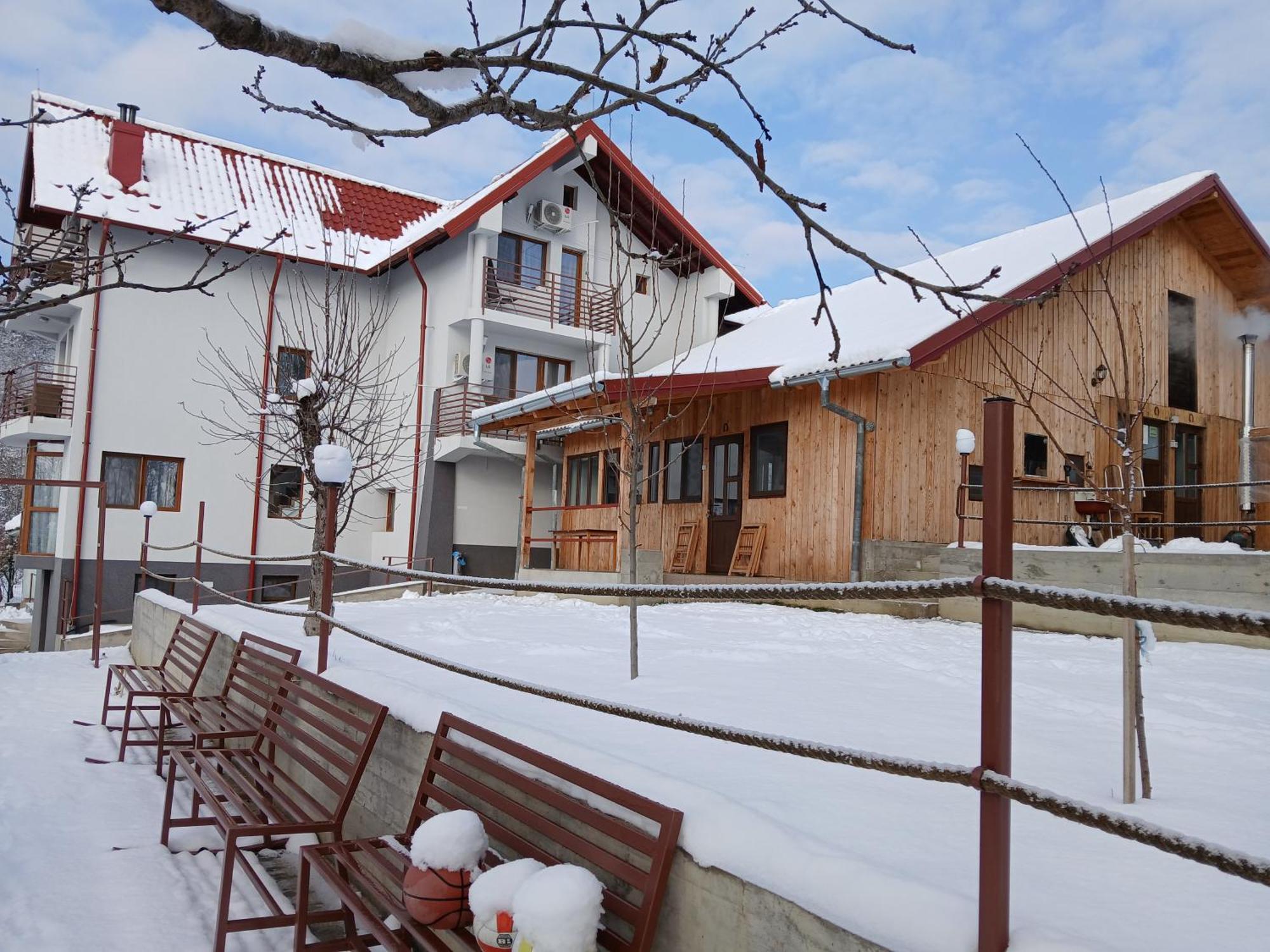 Perla Argesului, Ciubar, Piscina, Lift, Gratar, Cabana, Pensiuni, Hotel Cazare Transfagarasan Curtea De Arges Albestii de Arges Kültér fotó