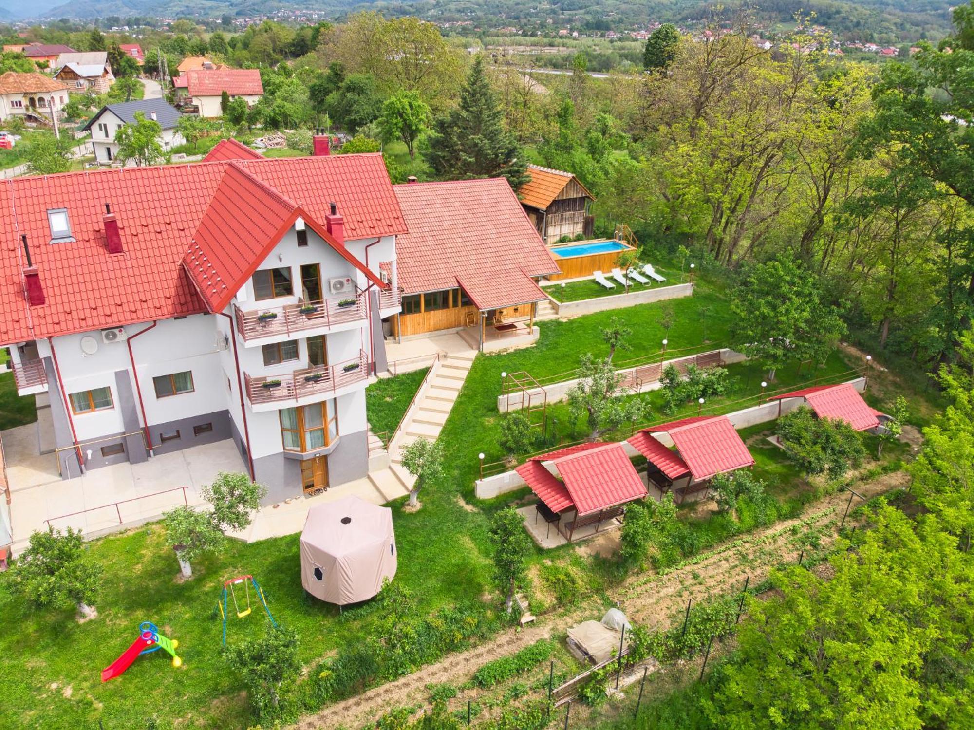 Perla Argesului, Ciubar, Piscina, Lift, Gratar, Cabana, Pensiuni, Hotel Cazare Transfagarasan Curtea De Arges Albestii de Arges Kültér fotó