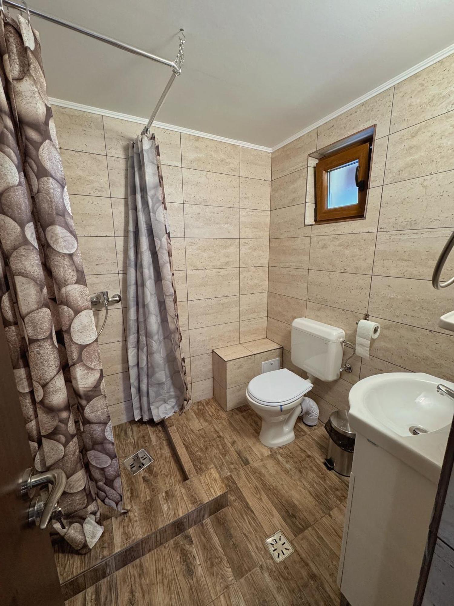 Perla Argesului, Ciubar, Piscina, Lift, Gratar, Cabana, Pensiuni, Hotel Cazare Transfagarasan Curtea De Arges Albestii de Arges Kültér fotó