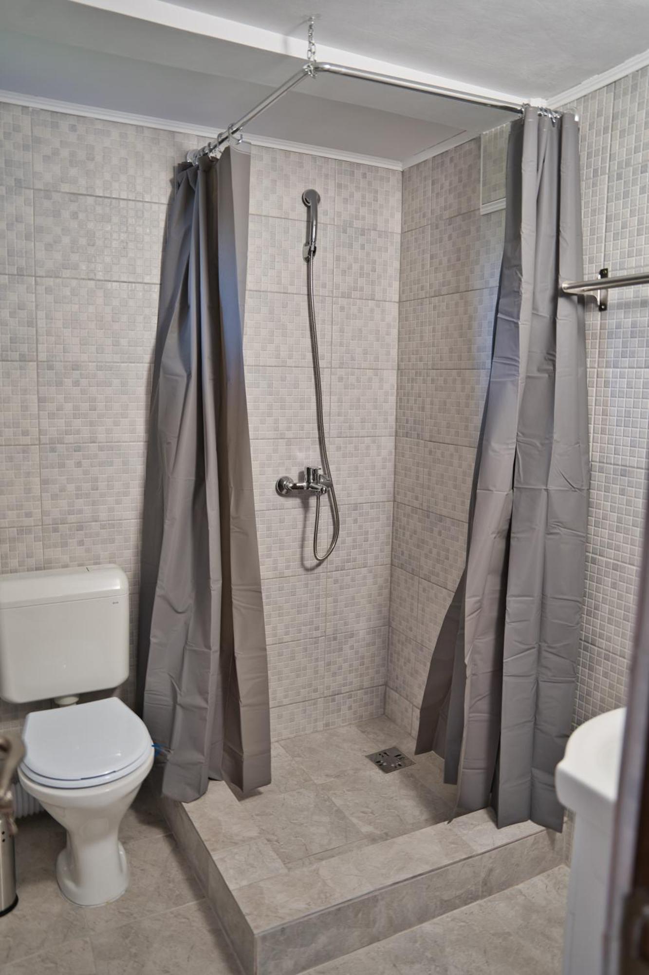 Perla Argesului, Ciubar, Piscina, Lift, Gratar, Cabana, Pensiuni, Hotel Cazare Transfagarasan Curtea De Arges Albestii de Arges Szoba fotó
