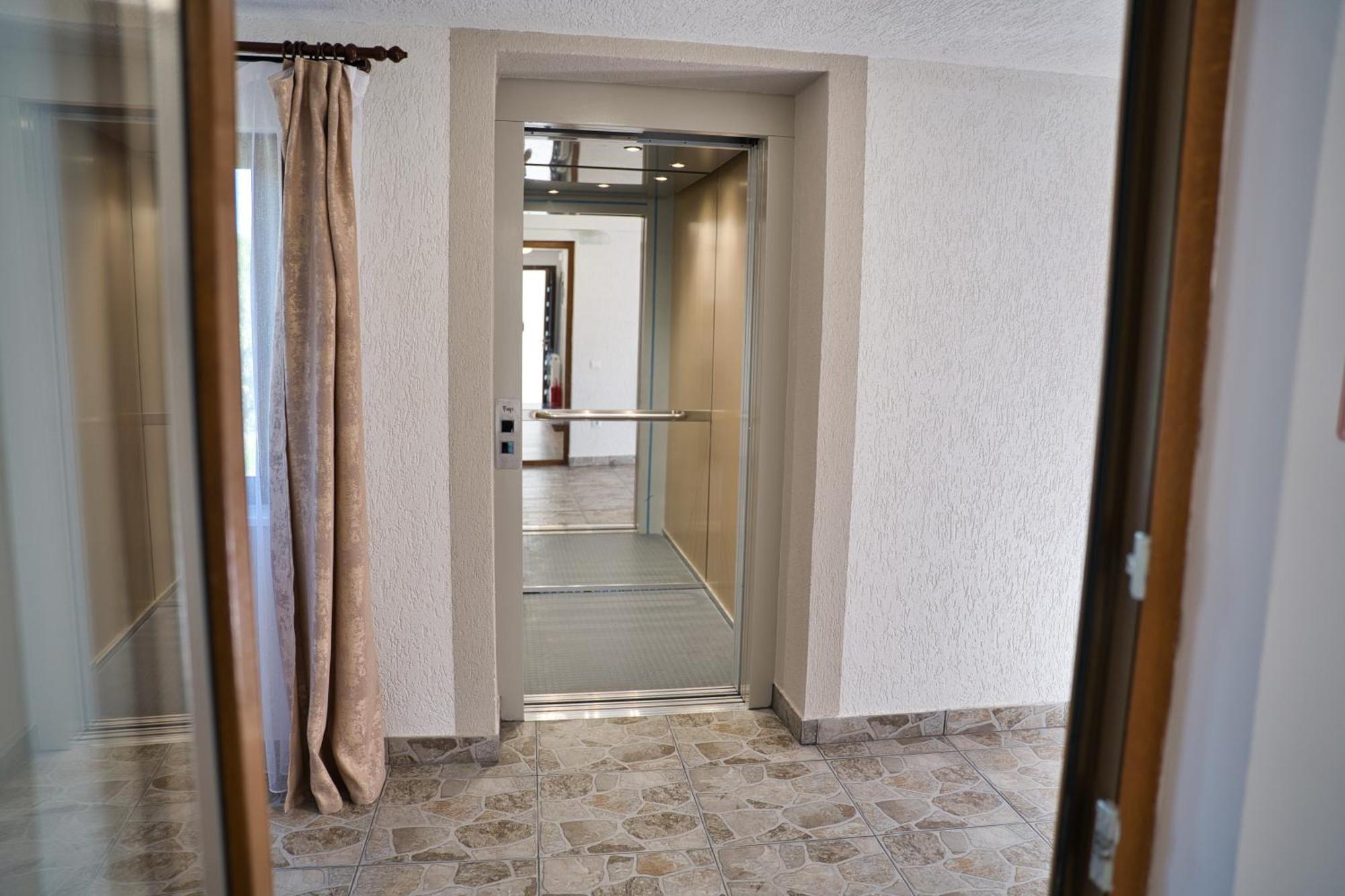 Perla Argesului, Ciubar, Piscina, Lift, Gratar, Cabana, Pensiuni, Hotel Cazare Transfagarasan Curtea De Arges Albestii de Arges Kültér fotó