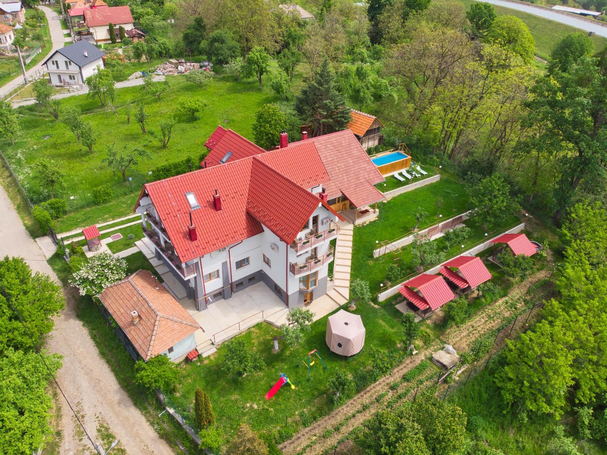 Perla Argesului, Ciubar, Piscina, Lift, Gratar, Cabana, Pensiuni, Hotel Cazare Transfagarasan Curtea De Arges Albestii de Arges Kültér fotó